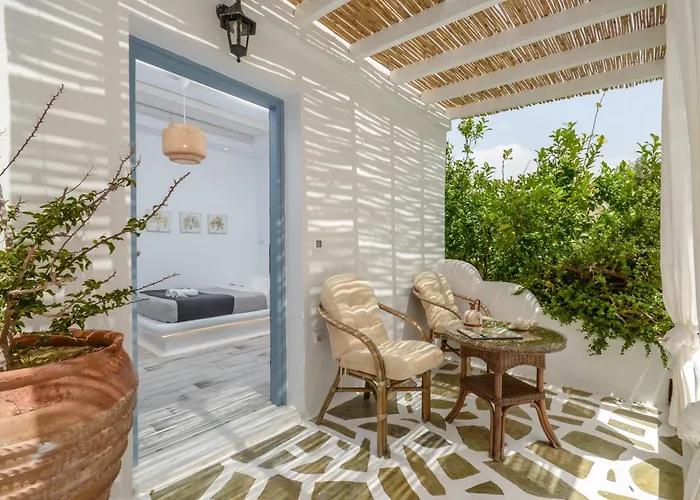 Valena Mare & Plaka (Naxos)