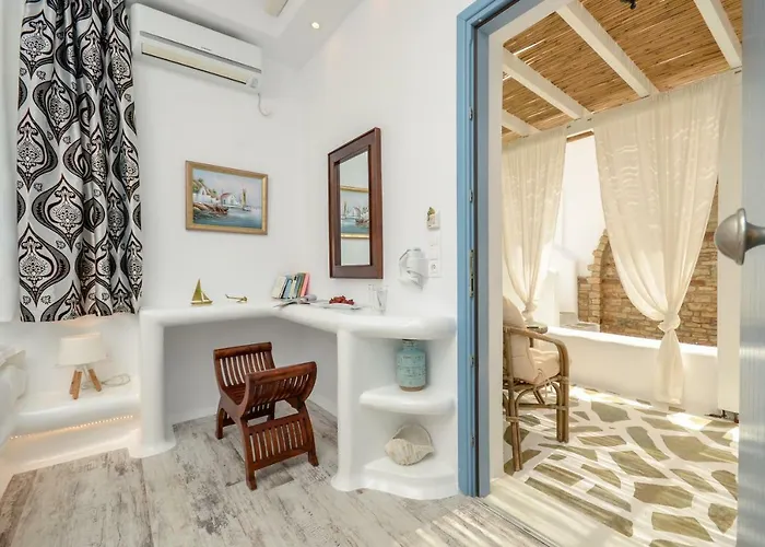 Valena Mare & Plaka (Naxos)